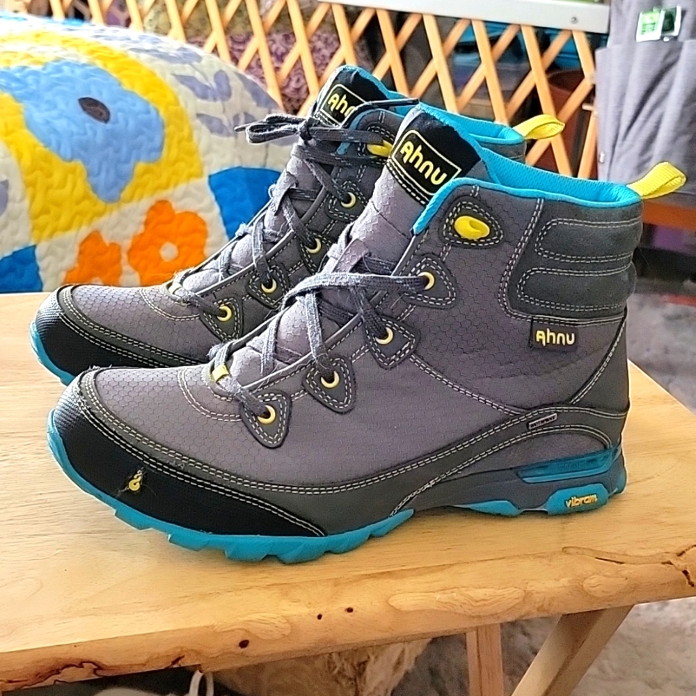 Ahnu Women's boots US 9.5M Grey Blue Yellow